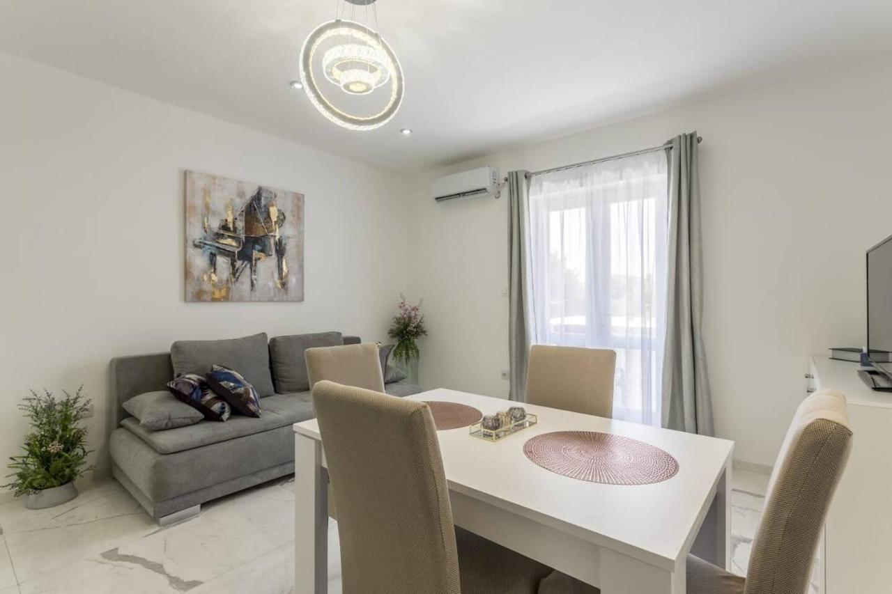 Royal Gold Apartment Vodice Buitenkant foto