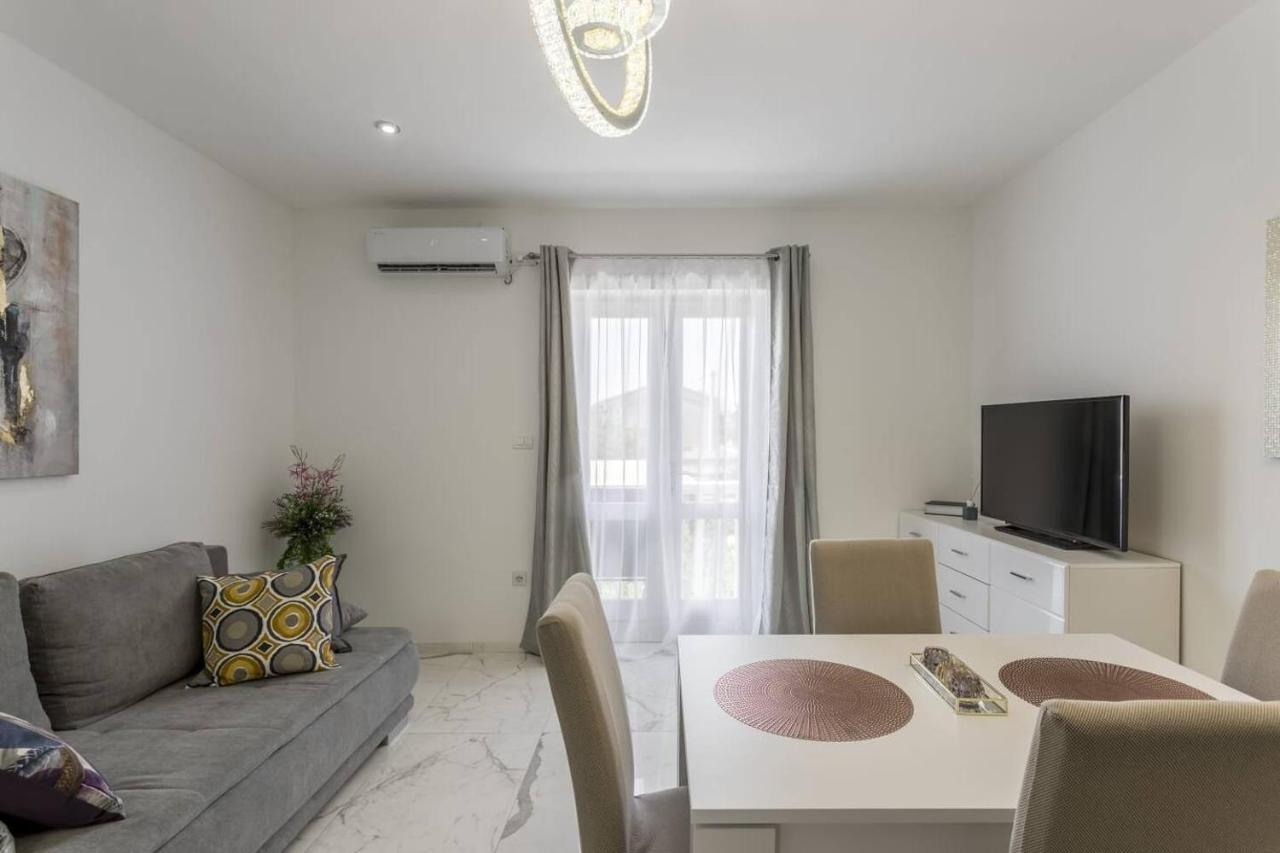 Royal Gold Apartment Vodice Buitenkant foto